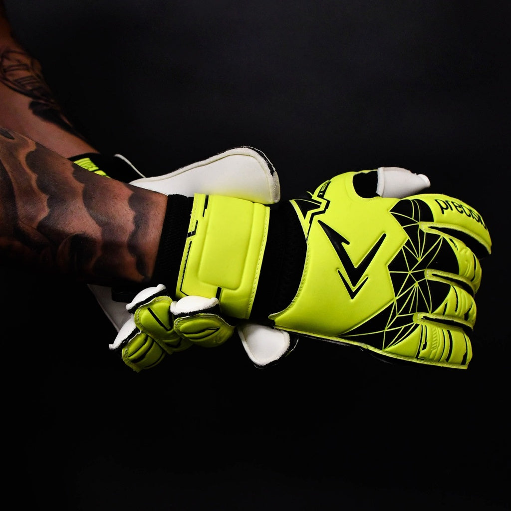 Precision Junior Fusion X Flat Cut Essential GK Glove
