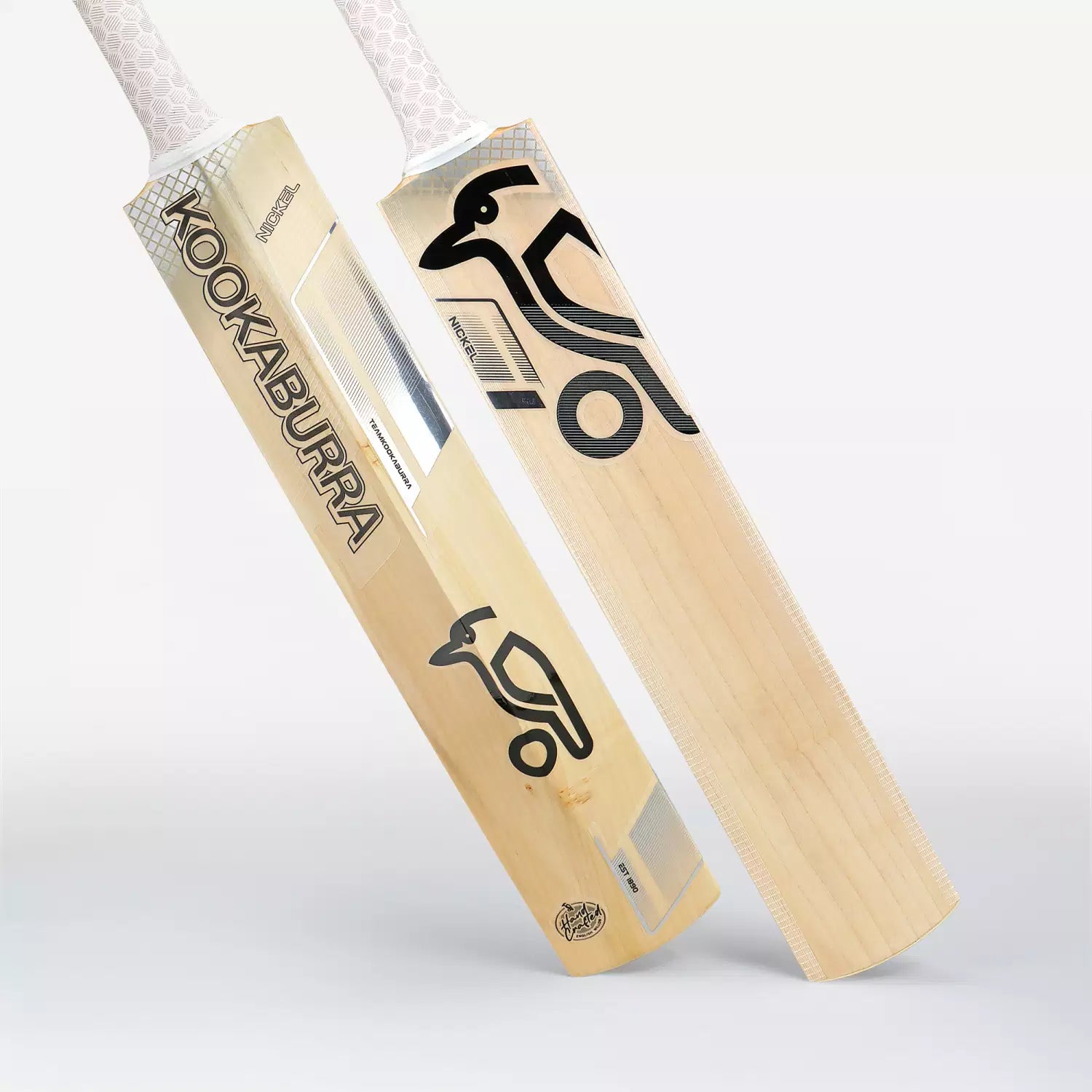 Kookaburra_NICKEL_4.1_JUNIOR_CRICKET_BAT