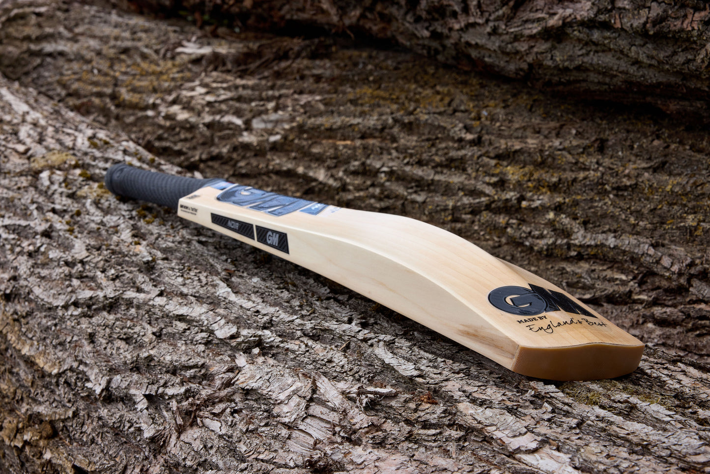 Gunn & Moore Noir Cricket Bat 2026 - Adult only for 2026