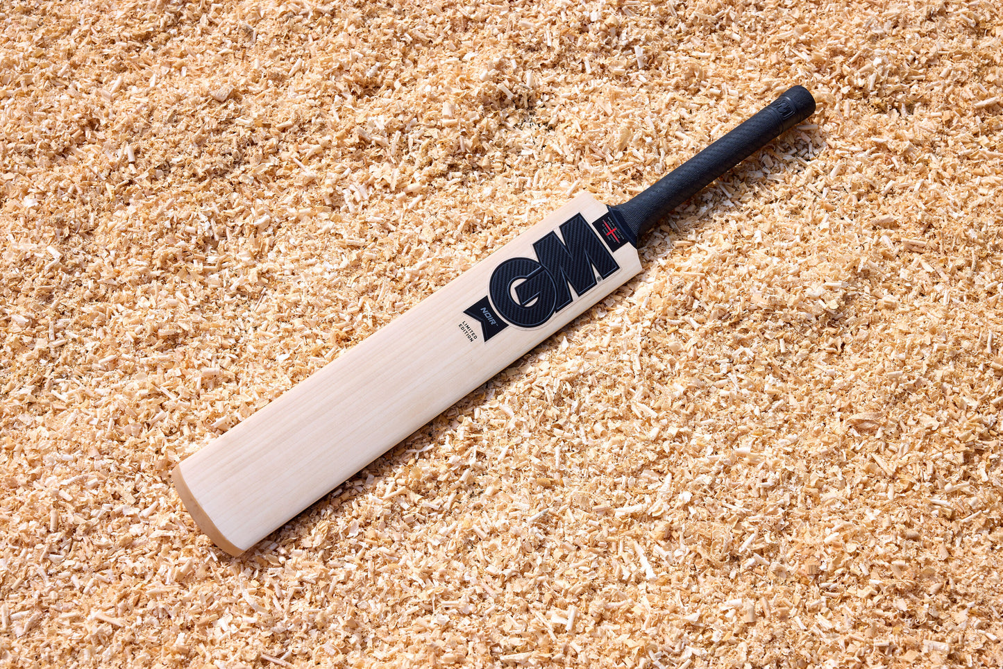 Gunn & Moore Noir Cricket Bat 2026 - Adult only for 2026